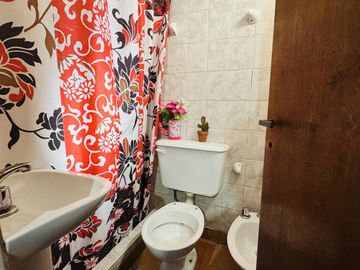 Casa con 9 Departamentos en Colón Venta
