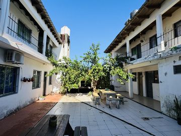 Casa con 9 Departamentos en Colón Venta