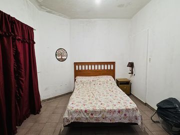 Casa con 9 Departamentos en Colón Venta