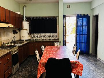Casa con 9 Departamentos en Colón Venta