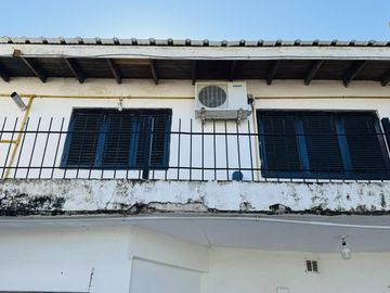 Casa con 9 Departamentos en Colón Venta