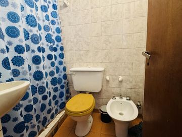 Casa con 9 Departamentos en Colón Venta