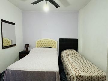 Casa con 9 Departamentos en Colón Venta