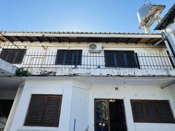 Casa con 9 Departamentos en Colón Venta