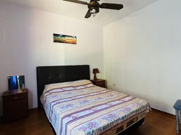 Casa con 9 Departamentos en Colón Venta