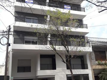 Zeballos 1600, un dormitorio a la VENTA.-