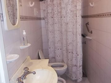 La Cumbre Casa Grande con Departamento en pleno centro
