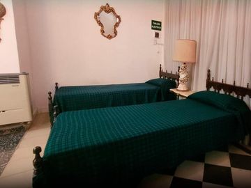 La Cumbre Casa Grande con Departamento en pleno centro