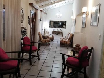 La Cumbre Casa Grande con Departamento en pleno centro