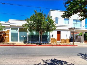 La Cumbre Casa Grande con Departamento en pleno centro