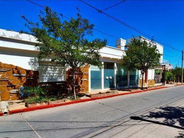 La Cumbre Casa Grande con Departamento en pleno centro
