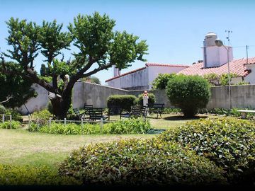 La Cumbre Casa Grande con Departamento en pleno centro