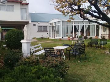 La Cumbre Casa Grande con Departamento en pleno centro