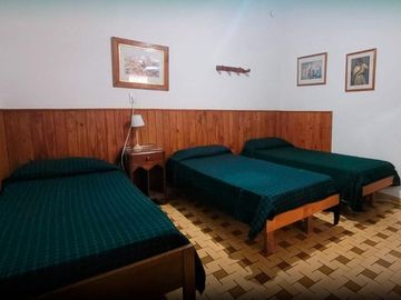 La Cumbre Casa Grande con Departamento en pleno centro