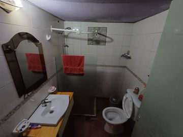 Casa en  venta- 2 dormitorios- Neuquén, Barrio Confluencia