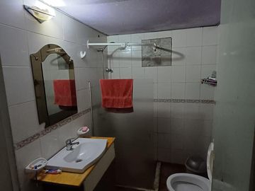 Casa en  venta- 2 dormitorios- Neuquén, Barrio Confluencia
