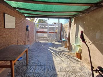 Casa en  venta- 2 dormitorios- Neuquén, Barrio Confluencia