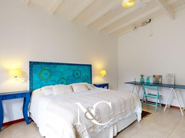 Casa en venta en Costa Esmeralda con fondo libre arbolado