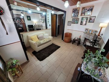 PH 4 ambientes con patio y terraza en Florida. Posibilidades de ampliación
