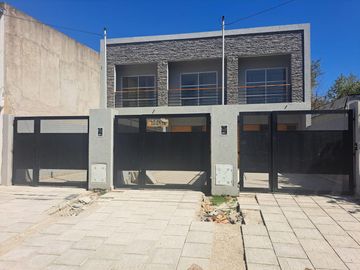Dúplex en venta - 2 Dormitorios 2 Baños - Cochera - 100Mts2 - General Rodríguez