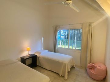 Casa en venta, 5 amb c/ Dep, Barrio Pinamar Chico