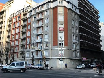 Venta  semipiso 3 Ambientes  c/dependencia - Plaza Colon