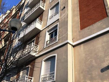 Venta  semipiso 3 Ambientes  c/dependencia - Plaza Colon