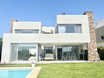 Casa - Los Alisos