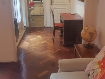 Excelente 3 Amb con balcón/ patio interno, 2do piso x escalera al Frente! MUY LUMINOSO!!!
