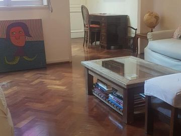 Excelente 3 Amb con balcón/ patio interno, 2do piso x escalera al Frente! MUY LUMINOSO!!!