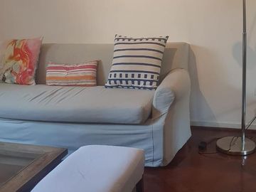 Excelente 3 Amb con balcón/ patio interno, 2do piso x escalera al Frente! MUY LUMINOSO!!!
