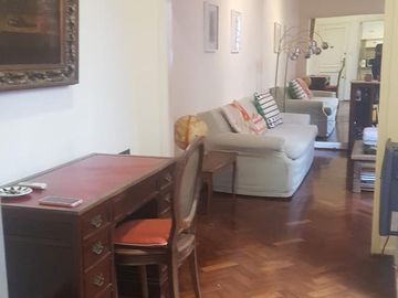 Excelente 3 Amb con balcón/ patio interno, 2do piso x escalera al Frente! MUY LUMINOSO!!!