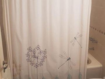 Excelente 3 Amb con balcón/ patio interno, 2do piso x escalera al Frente! MUY LUMINOSO!!!