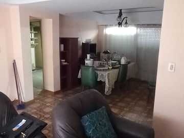 Casa en Isidro Casanova