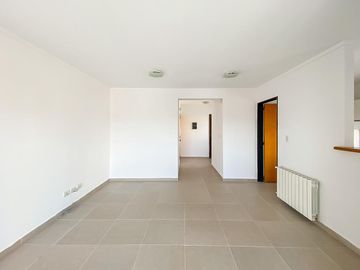 Departamento de dos dormitorios con amenities a una cuadra del rio.