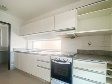 Departamento de dos dormitorios con amenities a una cuadra del rio.