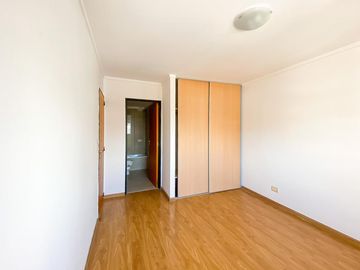 Departamento de dos dormitorios con amenities a una cuadra del rio.