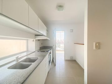Departamento de dos dormitorios con amenities a una cuadra del rio.