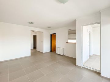 Departamento de dos dormitorios con amenities a una cuadra del rio.