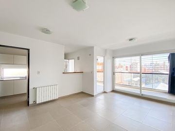 Departamento de dos dormitorios con amenities a una cuadra del rio.