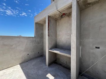 Departamento de tres ambientes tipo Penthouse con parrilla y terraza propia a la venta