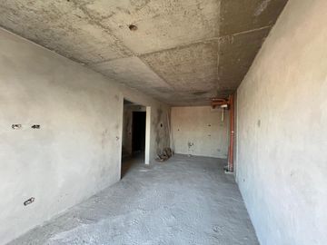 Departamento de tres ambientes tipo Penthouse con parrilla y terraza propia a la venta