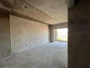 Departamento de tres ambientes tipo Penthouse con parrilla y terraza propia a la venta