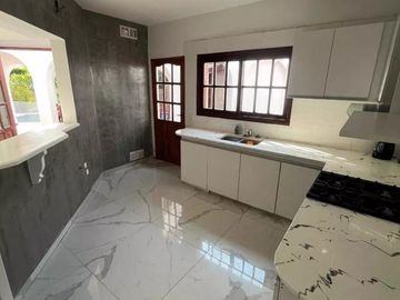 Venta Casa 4 Ambientes con Piscina en Country Aranjuez Escobar