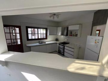 Venta Casa 4 Ambientes con Piscina en Country Aranjuez Escobar