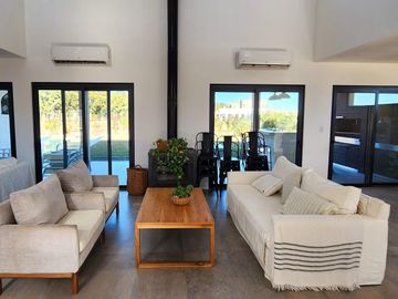 VENTA- Casa de 6 ambientes en Barrio Privado San Felipe, Canning