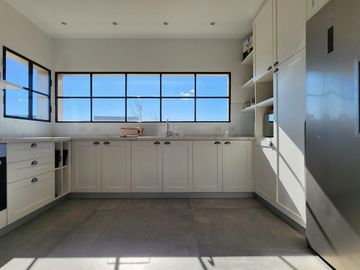 VENTA- Casa de 6 ambientes en Barrio Privado San Felipe, Canning