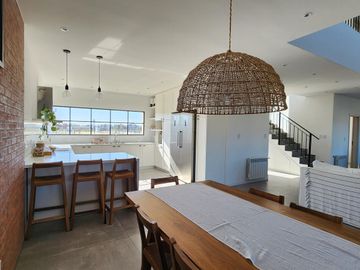 VENTA- Casa de 6 ambientes en Barrio Privado San Felipe, Canning