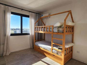 VENTA- Casa de 6 ambientes en Barrio Privado San Felipe, Canning