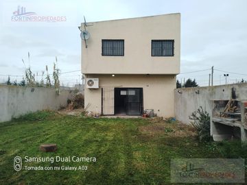 Casa en  en alquiler de 3 dormitorios en La Plata